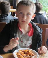 Thumb 2014.10.28 benjamin beim essen