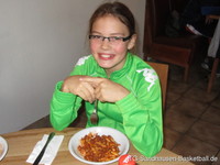 Thumb 2014.10.28 lena beim essen