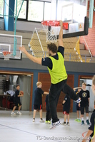 Thumb 2014.10.29 tobi dunking 2