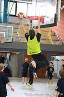 Thumb 2014.10.29 tobi dunking 5